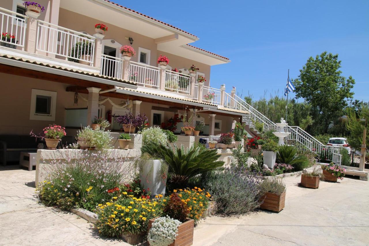 Santa Barbara Lakis Apartments Perivólion Exterior foto